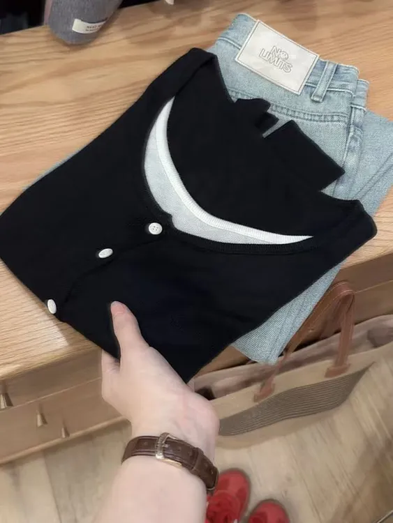 七言家韩系#初秋黑白假两件软糯针织衫@