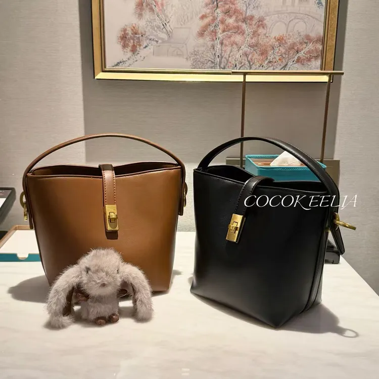 【老钱日记】小众设计大容量水桶包包女2025新款高级质感手提单肩包