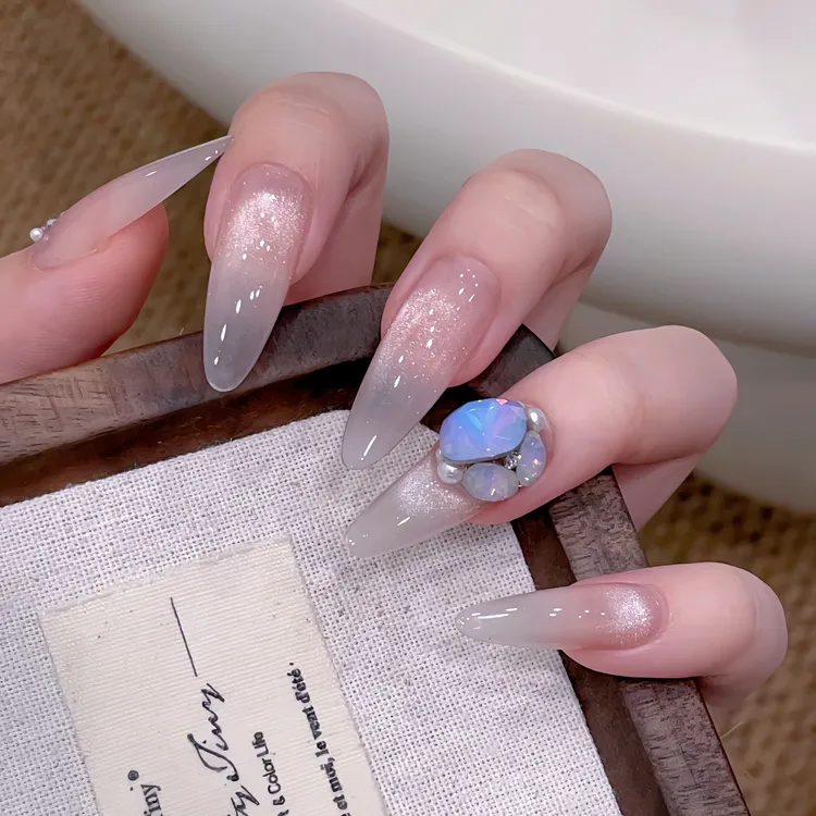 【可人儿】Ukulele设计施家全华冰透猫眼高级温柔感穿戴甲