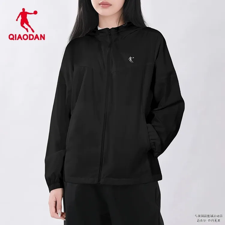 乔丹运动外套女黑色薄款防泼水冲锋衣2025冬季新款户外登山风雨衣