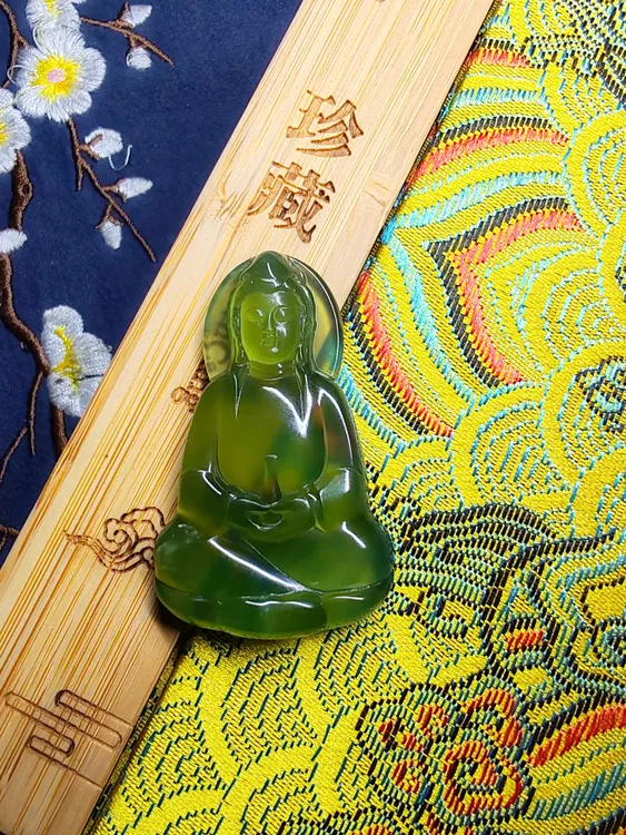 天然岫玉绿冰素衣观音守护神精美高冰坠链