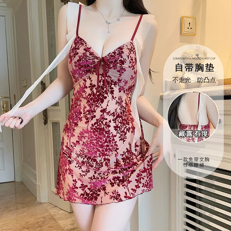 【穿搭秀】深V聚拢加胸垫纯欲诱惑甜美丝绒吊带睡裙
