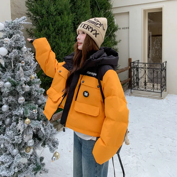 时髦潮流设计感撞色羽绒服女冬2025新款小个子连帽白鸭绒工装外套