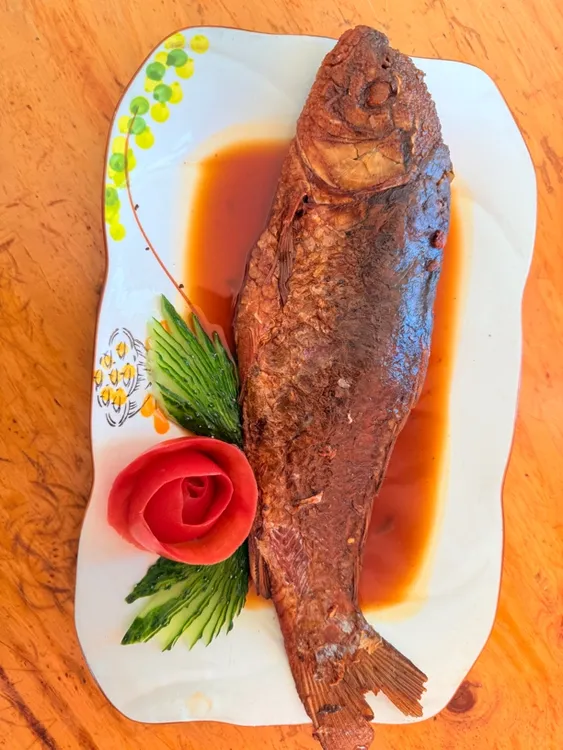 酥鱼（整条鲤鱼 ）