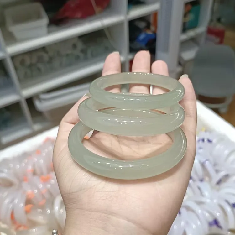 简约时尚冰晴美镯