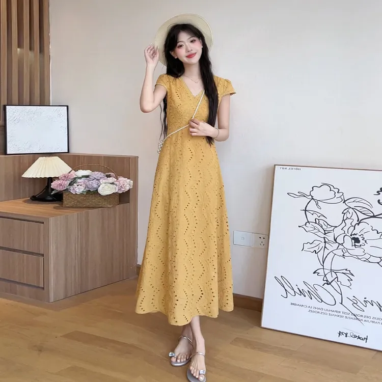 漂亮冷淡系气质镂空连衣裙夏季2025新款御姐轻熟绝美小裙子5161
