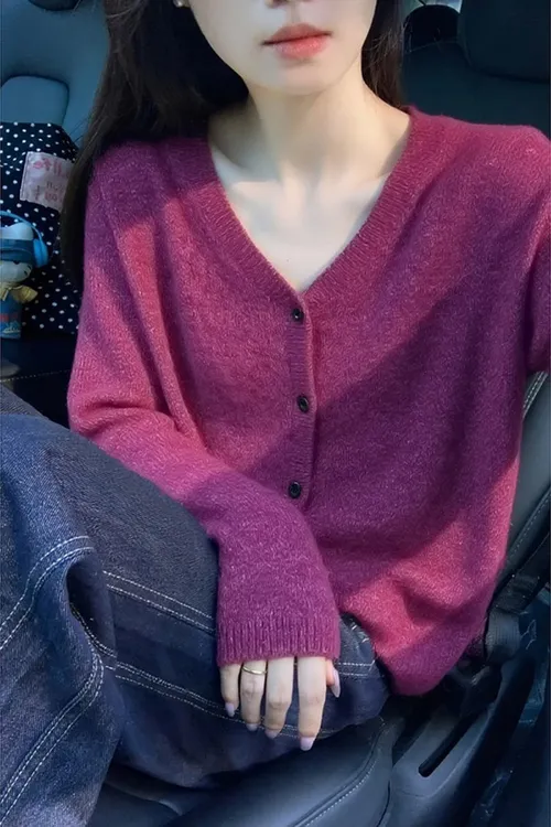 韩系独特漂亮减龄款宽松慵懒风针织开衫绝美紫色v领细闪毛衣女冬