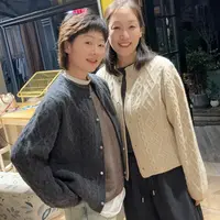 软糯羊绒圆领麻花针开衫
