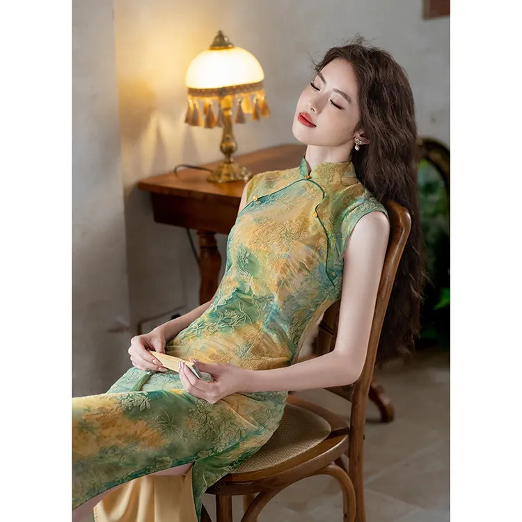 连衣裙新中式绝美夏季可穿国风少女黄绿色新款年轻款日常2025旗袍