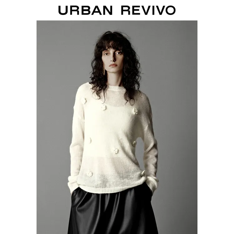 UR2025秋季新款女装气质休闲立体花朵圆领针织衫UWM950092