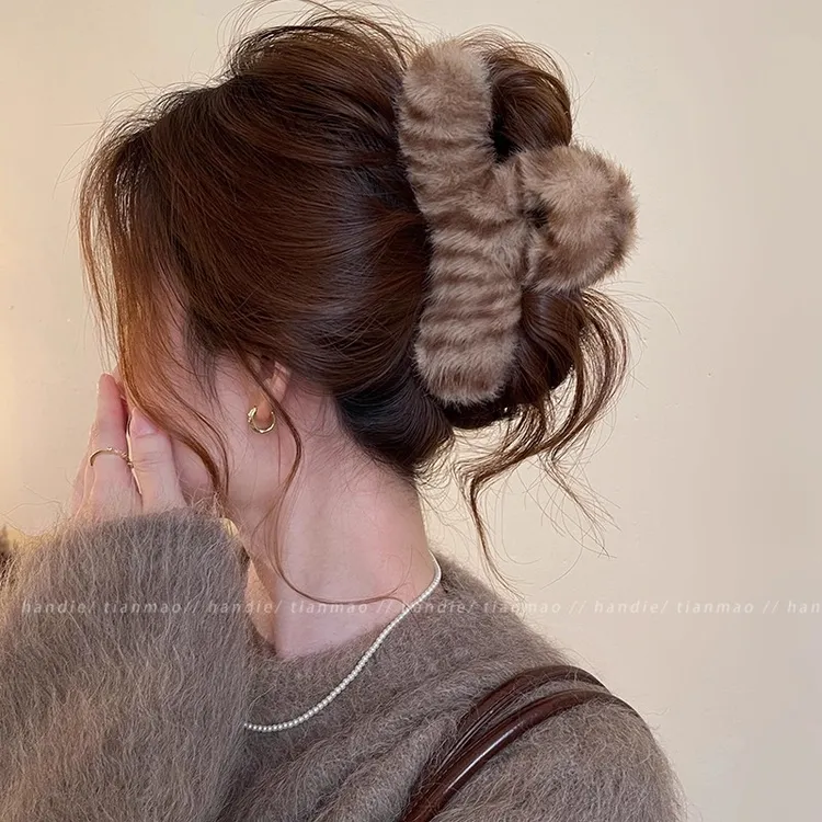 时髦豹纹~毛绒头发抓夹女秋冬高级感鲨鱼夹大号后脑勺盘发夹发饰