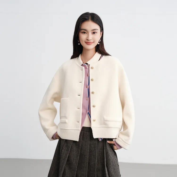 EP雅莹2025早秋新款女装 设计感奶油白宽松落肩圆领针织外套1535A