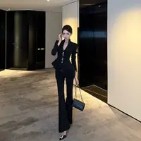 粉红PINK丨“高阶韵律”设计感大金扣显瘦微喇休闲裤FH25C3K3087