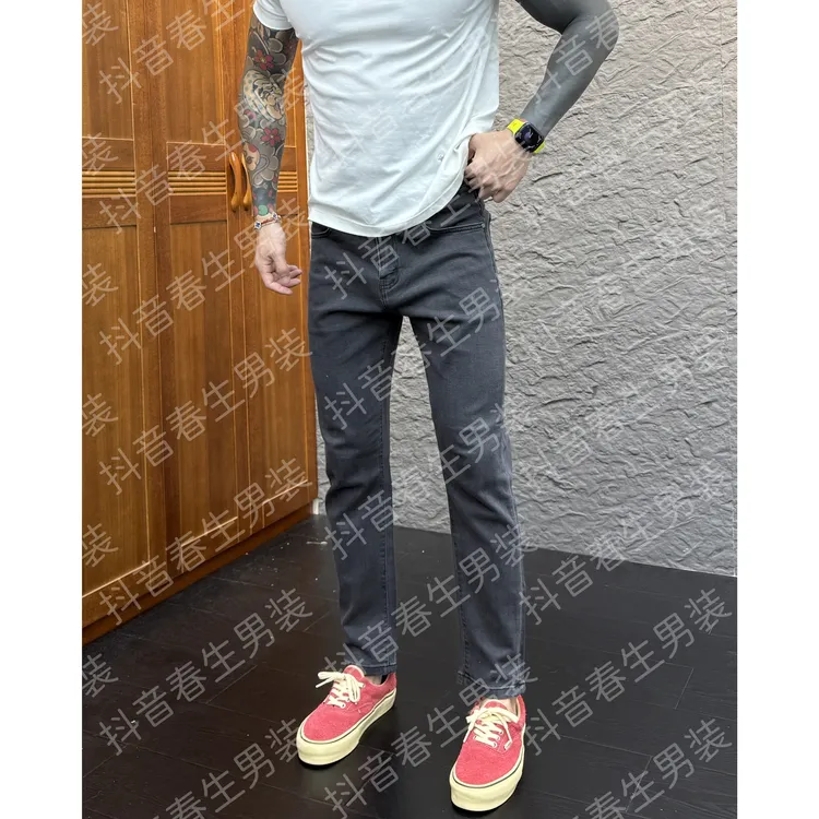 2025秋冬新品时尚休闲百搭净版修身纯色男士牛仔裤8008