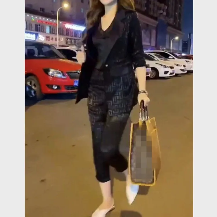 新款女装修身显瘦暗纹印花时尚大码女装