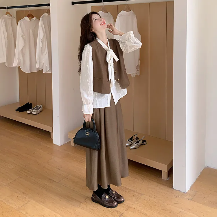 法式小香风马甲套装裙女2025秋季高级感洋气减龄衬衫半身裙三件套
