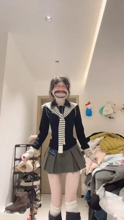 韩系学院风条纹披肩长袖打底衫女秋冬季设计感显瘦两件套