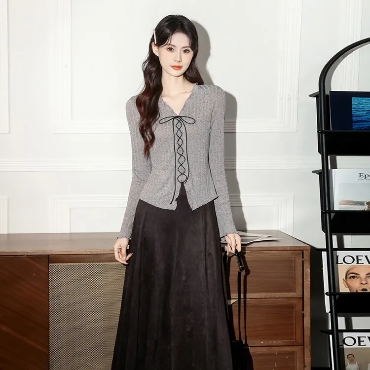 网红百搭秋冬季新款韩系边绑带长袖显瘦针织上衣+简约显瘦半身裙