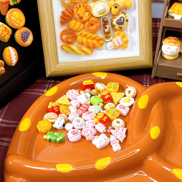 【小鼻嘎】微缩食玩diy冰箱贴仿真面包卡通树脂对对碰