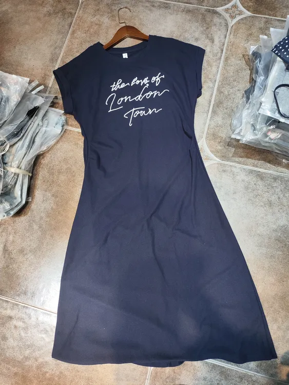 夏季新款字母印花收腰显瘦中长款短袖连衣裙