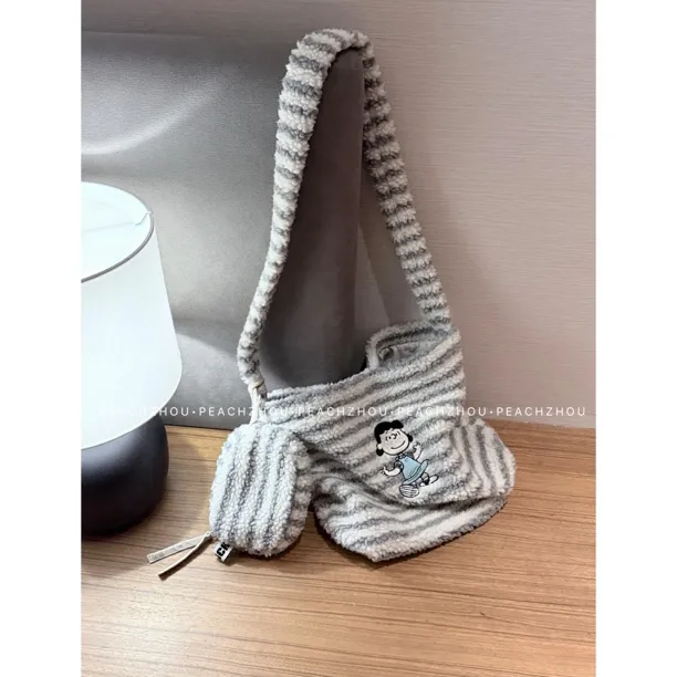 PEACHZHOU 摇粒绒撞色条纹露西卡通刺绣单肩包韩系休闲减龄斜挎包
