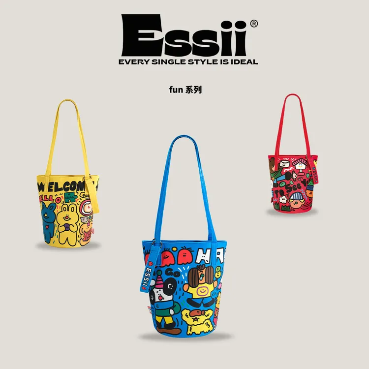 完美款款涂鸦风插画潮酷新款百搭女款单肩包手拎斜挎长水桶帆布包