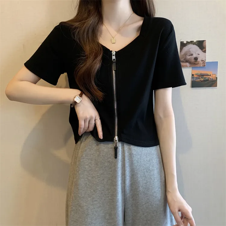 大码女装遮肚子正肩短袖T恤打底衫夏季胖mm百搭显瘦短款方领上衣