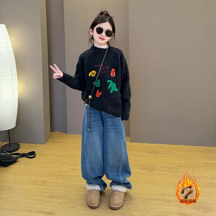女童2025新款儿童秋冬季韩系毛巾绣花毛衣加绒牛仔弯刀直筒裤套装