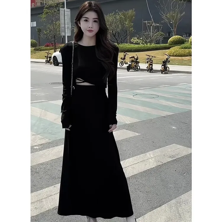 设计感小众圆领性感背后镂空长袖绑带+黑色开叉半身裙两件套女