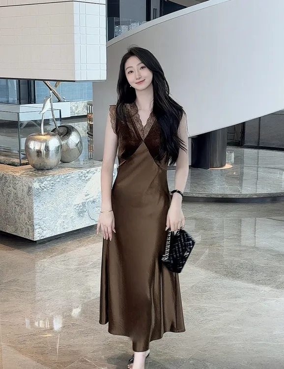 新款轻奢感蕾丝花边醋酸拼接丝绒女款背心连衣裙显瘦气质