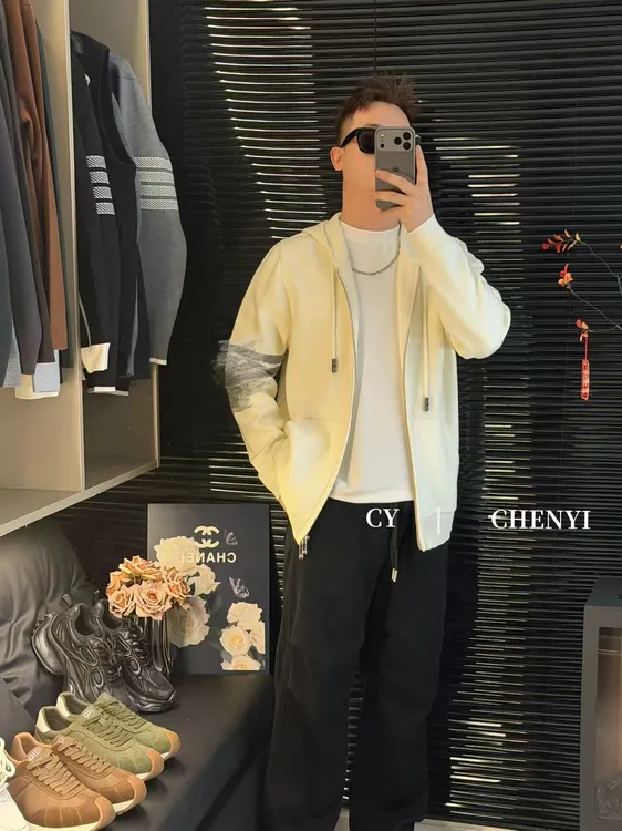 CEHNYI YI 2025新款百搭时尚条杠外套毛衣拉链带帽亲肤感男同款