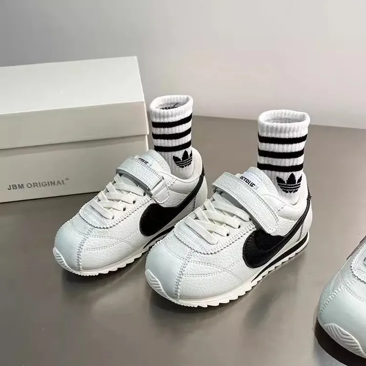 2025春季新款儿童运动鞋韩版男童女童时尚百搭软底防滑休闲阿甘鞋