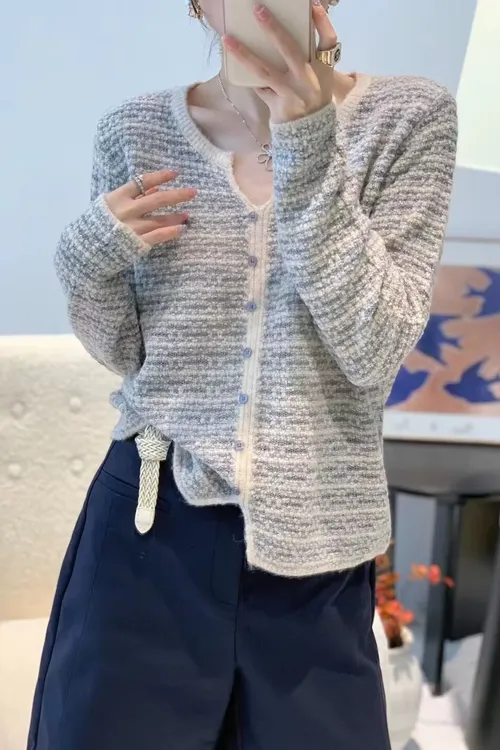剪刀领针织衫女长袖2025秋装新款时尚洋气宽松打底衫休闲上衣