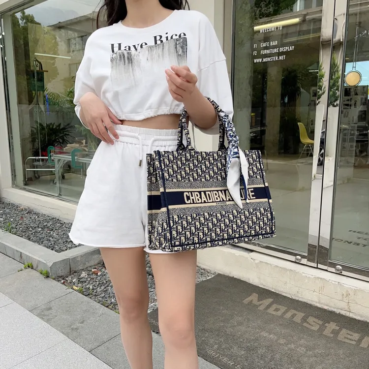 Djre「正品现货」奢品定制时尚刺绣手提中号托特女包