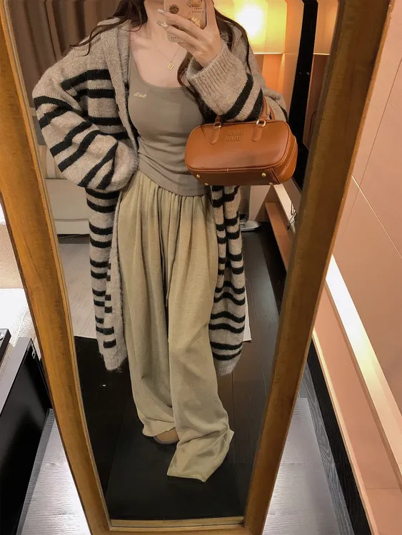 秋冬新款韩系宽松慵懒风条纹连帽中长款开衫过膝针织毛衣外套女