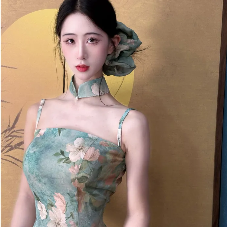 LHMknk1画报夫人原创自制新中式萝孔国风连衣裙  一眼万年花吊带
