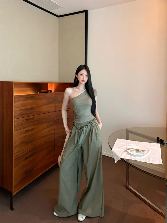 斜领露肩短袖T恤阔腿裤时尚两件套套装女