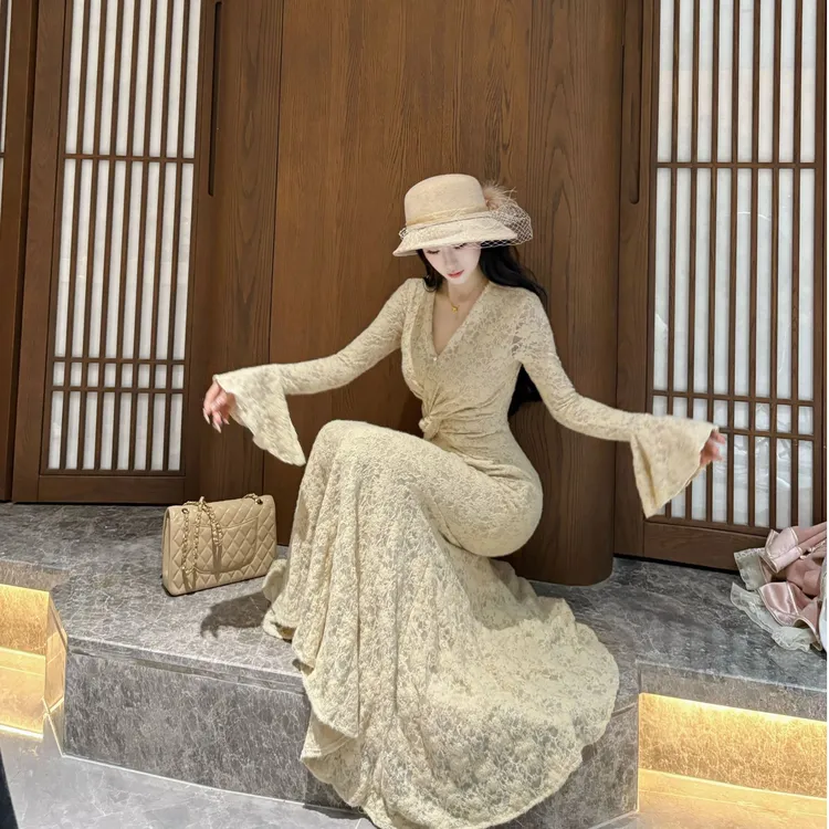 LHMknk1画报夫人原创自制蕾丝温柔扭折连衣裙 杏色蕾丝步步生莲