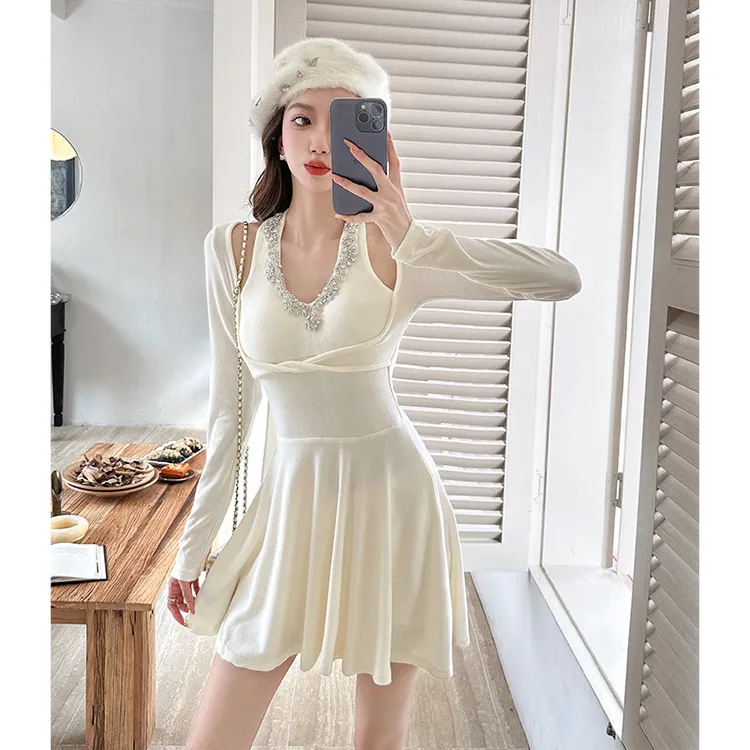 2025春季新款小香风挂脖收腰重工烫钻连衣裙女显瘦长袖短裙生日裙