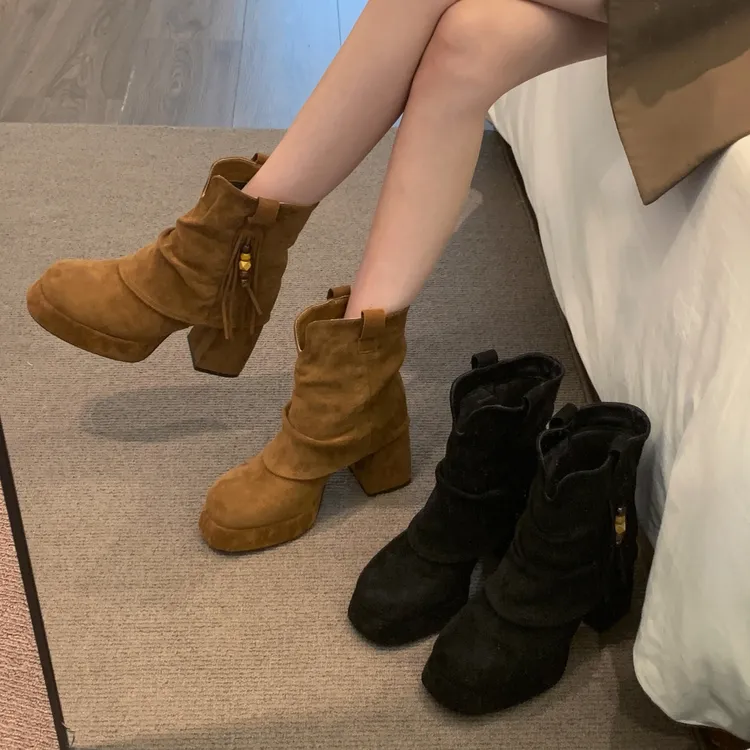 贾不假短靴女款2025新款秋季时尚百搭爆款洋气粗跟堆堆靴裤管靴子