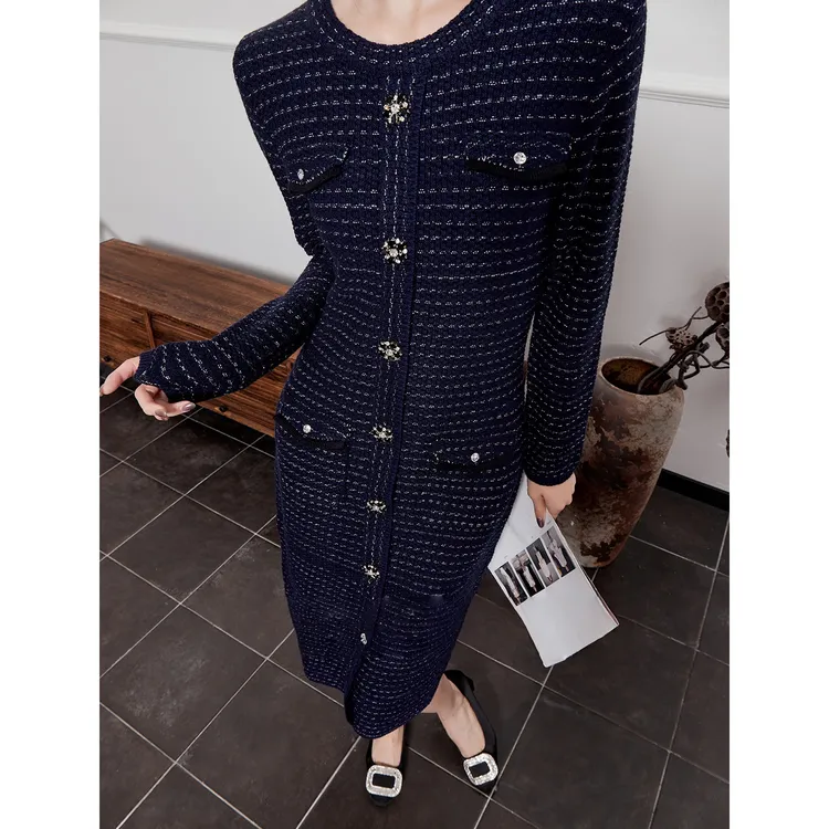 轻奢高级感单排扣淑女提花针织裙秋季新款时髦炸街内搭长袖连衣裙