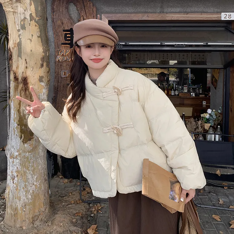 新中式盘扣短款羽绒服女冬2025新款轻国风小个子白鸭绒厚外套流行