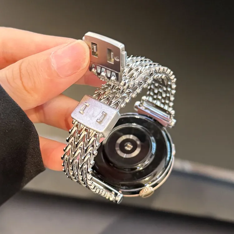 磁吸卡扣VVV纹镂空金属适用OPPOwatchX2Mini专用高级感钢带时尚款