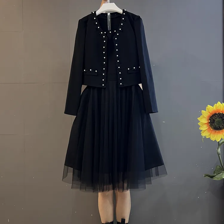 早秋新款大码女装时尚小香风钉珠西服外套搭配吊带网纱连衣裙