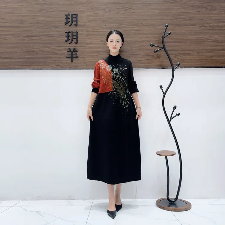 A303黑橘色设计款气质秋冬轻奢针织连衣裙时尚复古