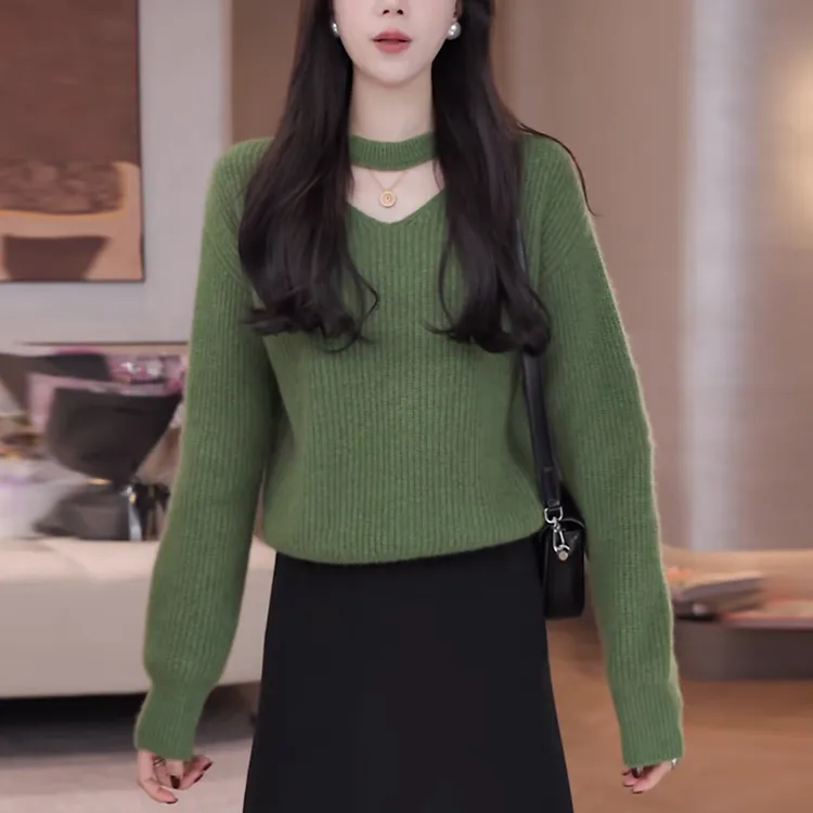 绿色V领挂脖毛衣女士秋冬新款慵懒高级感宽松显瘦打底针织衫上衣