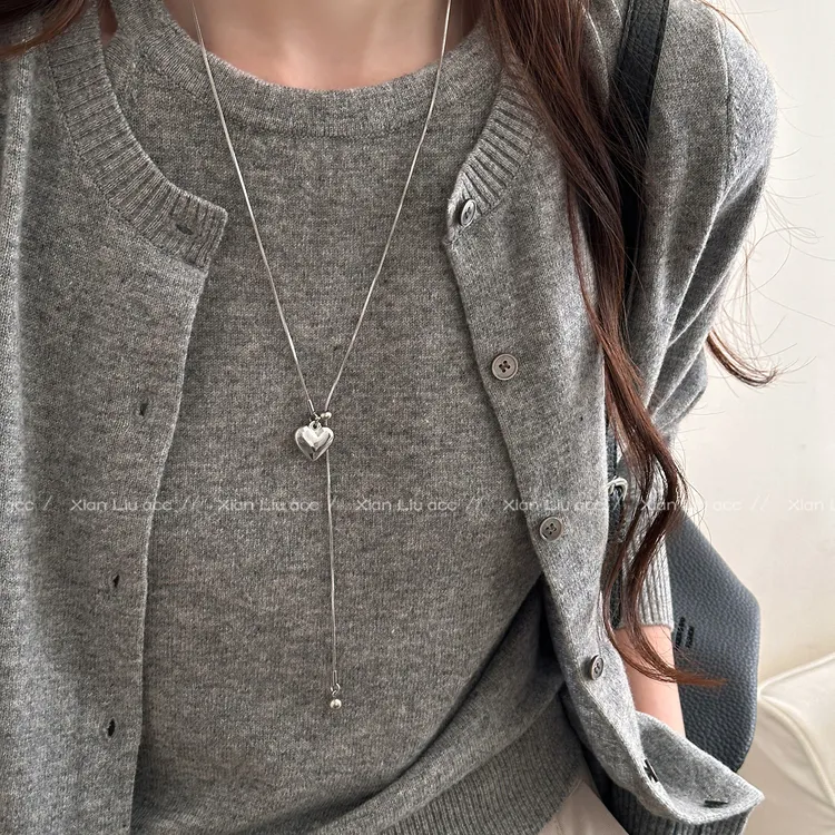 钛钢项链 银色爱心长款抽拉项链女小众高级感毛衣链时尚百搭配饰