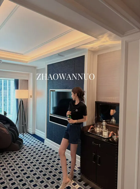 ZHAO WANNUO 丨 Gu**i25夏季 手工钻饰百搭显瘦T恤NC0695