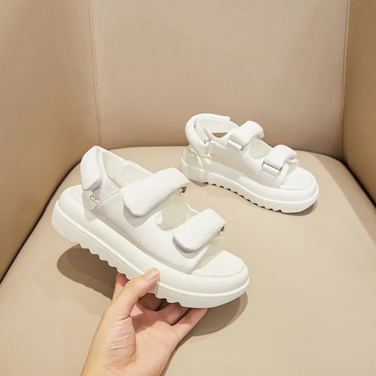 网红学生凉鞋女夏平底2025年新款时尚外穿ins潮罗马厚底松糕沙滩