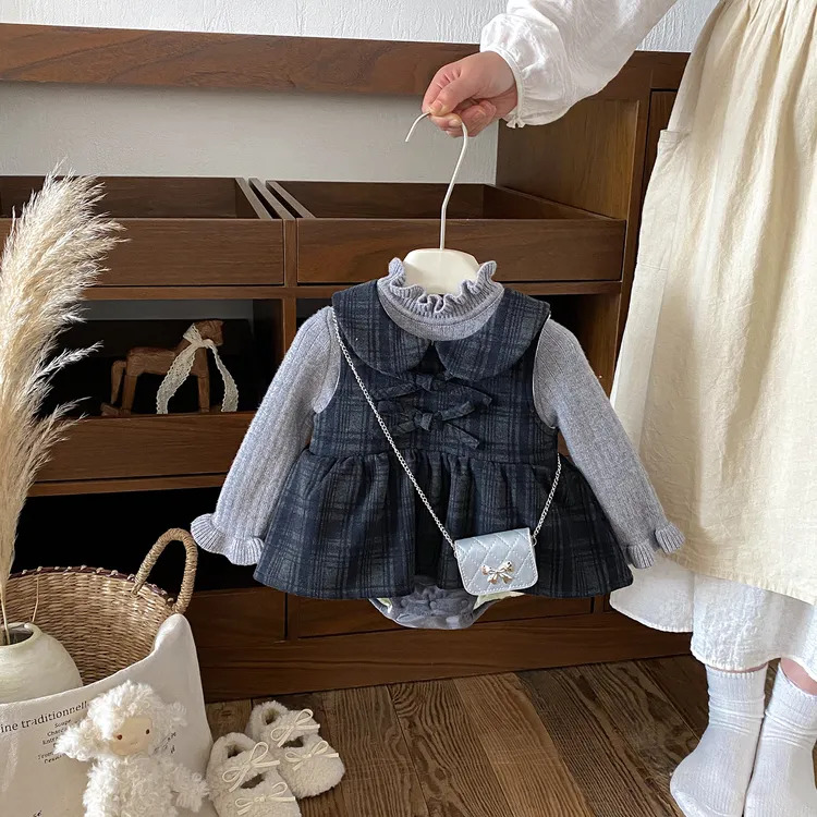 童泰【断码】点兮冬季新款婴幼儿加绒学院风背心哈衣套装女宝包屁衣